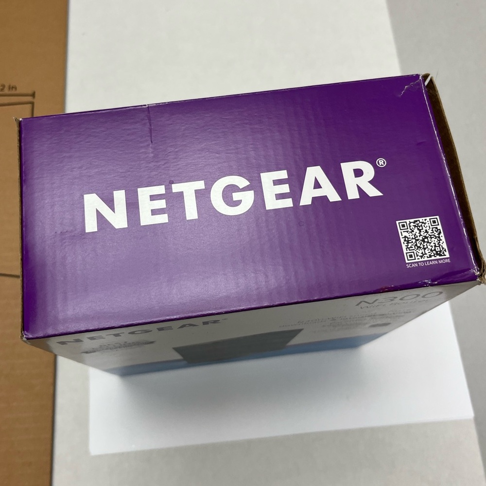 NETGEAR 🛜 N300 WiFi Router, model WNR2000 - Picture 8 of 15